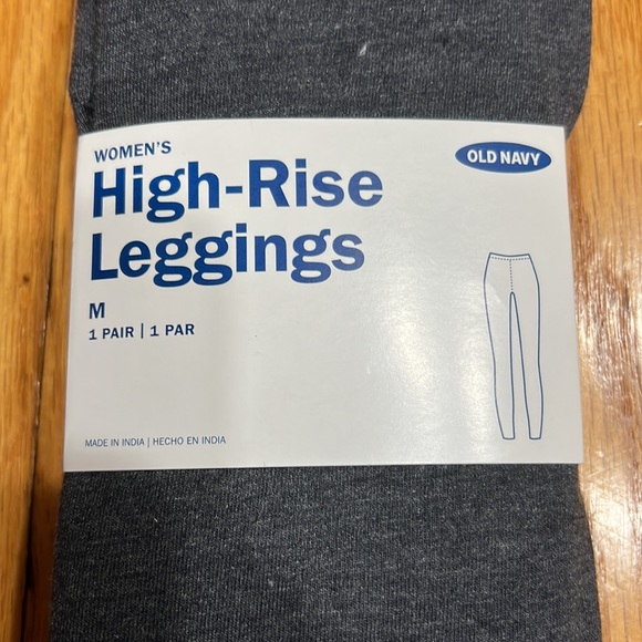 Old Navy High Rise Leggings - Picture 2 of 4